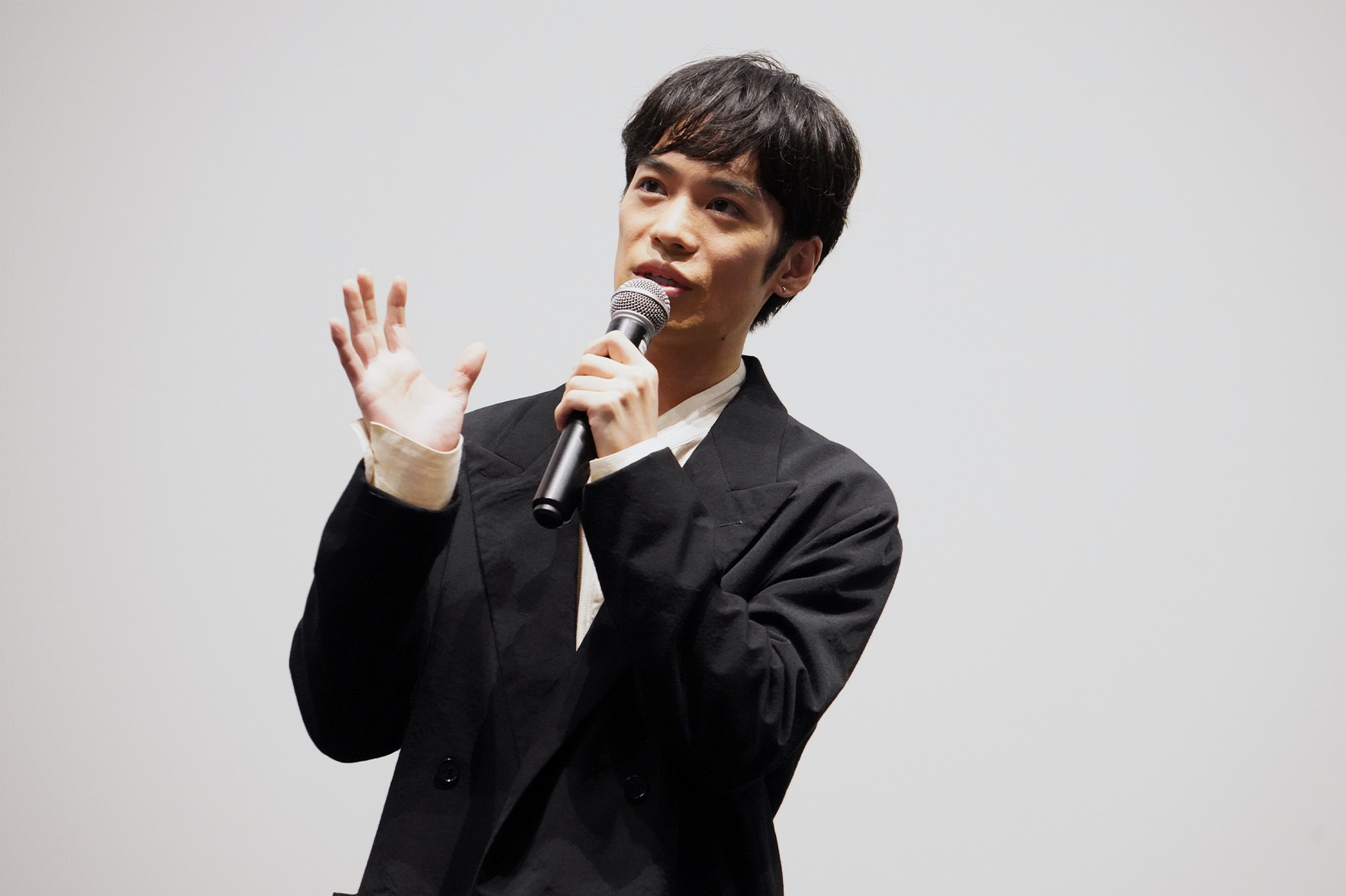 小野賢章